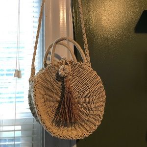 Circle straw shoulder bag